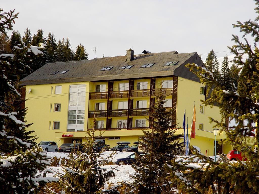 Lachtalhaus Esterno foto