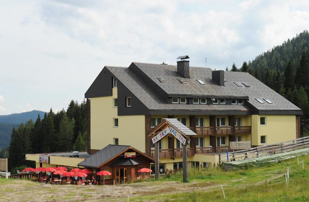 Lachtalhaus Esterno foto